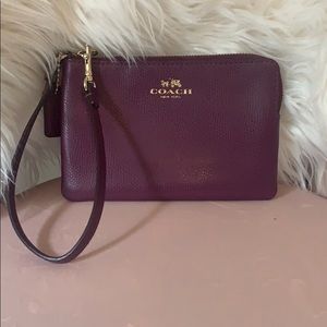 Coach Wristlet💜